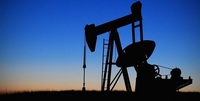 Prezzo del petrolio in rosso: i motivi sono due