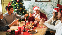 Il Decreto Natale chiude i ristoranti ma legittima gli assembramenti in casa