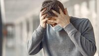 Covid, scoperte le cause che provocano i danni al cervello: lo studio