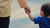 Riduzione dell'orario di lavoro per chi diventa papà: chi ne ha diritto