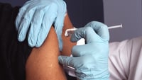 Quarta dose vaccino Covid, in Italia il via a marzo? Ecco per chi sarà prevista