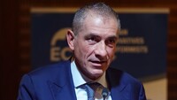 Quarta dose vaccino Covid o richiamo annuale? Il sottosegretario Costa risponde
