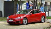 Auto elettriche: crollano le immatricolazioni in Italia