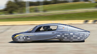 Record di velocità per l'auto elettrica a energia solare Sunswift 7