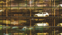 Il mercato dell'auto e la svolta green che non arriva: +21% a dicembre ma 2022 negativo