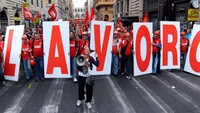 Lavoro: calo di assunzioni, ma aumentano i contratti stabili. Lo dice l'INPS