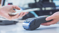 Pagamenti con carta o bancomat, arriva la lotteria cashless: premi fino a 5 milioni
