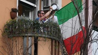 Flashmob balconi oggi 23 marzo: cosa si canta? Testo e canzone