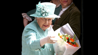 La regina Elisabetta esce di scena: i motivi del ritiro da Buckingham Palace