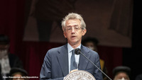 Università, taglio delle tasse per il 50% degli studenti: la promessa del Ministro Manfredi