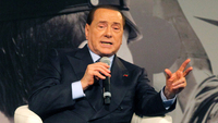 Berlusconi, il bollettino: “A rischio per età e patologie pregresse, blando coinvolgimento polmonare”