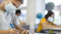 Con la riapertura delle scuole ci saranno nuovi focolai, parola di Pregliasco