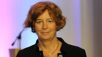 Chi è Petra De Sutter, prima transgender ministro in Europa
