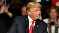 Trump punta all'immunità di gregge e lancia un folle appello