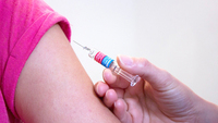 Coronavirus, per i giovani nessun vaccino fino al 2022