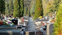 Cimiteri chiusi 1 e 2 novembre? Le regole per Ognissanti e giorno dei morti 