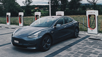 Le auto elettriche nel 2024 costeranno quanto quelle a combustione