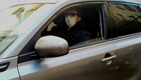 Mascherina obbligatoria anche in auto? Quando serve e quando si può stare senza