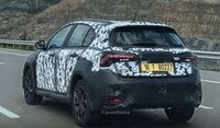 Fiat Tipo Cross: prime immagini spia del SUV