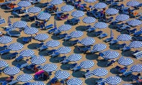 In spiaggia con box in plexiglass è inutile: ecco perché non può funzionare