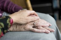 Quando una persona non è autosufficiente ed è possibile spostarsi per assisterla