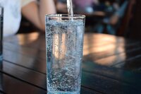 Acqua in bottiglia, ecco le migliori secondo Report