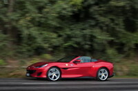 Ferrari lavora su una nuova supercar