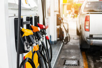 Benzina a 1 euro al litro: dal 31 agosto aumentano gli sconti carburante, ecco per chi 