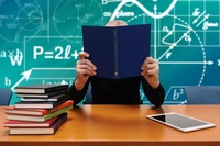 Didattica a distanza: gli insegnanti lavorano da scuola?