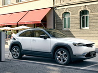Mazda inizia la produzione del suo primo EV