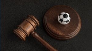 Scommesse, la diretta: Corona fa i nomi di altri tre giocatori, risponde la procura