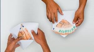 Lo strano caso dell'Europa, dove guadagna di più chi lavora meno
