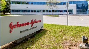Johnson & Johnson rassicura: “Rispetteremo consegne”