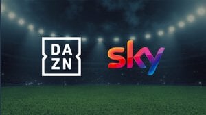 Serie A, prezzi abbonamenti Dazn e Sky: quanto costa vedere il calcio in tv
