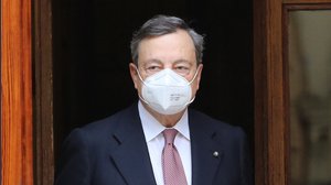 Perché Mario Draghi non commenta gli ultimi decreti?