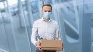 Niente stipendio al lavoratore che non si vaccina: la sentenza