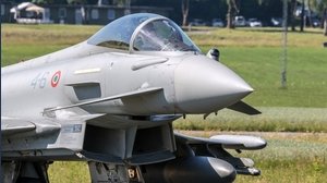 Aerei russi in Polonia e Svezia, partono i jet italiani per difendere lo spazio Nato: cosa sta succedendo?