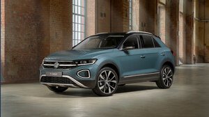 Volkswagen T-Roc 2022: fino a 300 cavalli per il compatto crossover tedesco