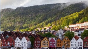 La lezione della Norvegia all'Italia. Lì guadagnano oltre €5.000 al mese per 33,7 ore di lavoro a settimana