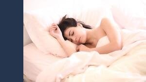 Più dormi, più guadagni. Queste aziende ti pagano (e ti regalano ferie) se dormi la notte