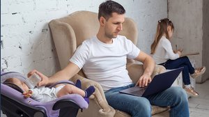 Permessi lavoro per il papà, cosa spetta (e differenza con la mamma)