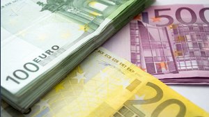 Euro in declino contro il dollaro: l'attacco degli hedge fund 