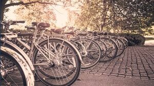 Novità per le biciclette: ecco dove sarà obbligatoria la targa e l'assicurazione