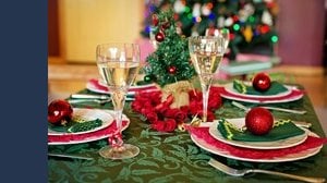 Come sarà il Natale 2021: le previsioni sulle restrizioni Covid tra pranzi e cenoni