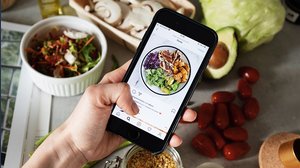 Da YouTube alla cucina. Il vero motivo per cui gli influencer investono in ristoranti e fast food