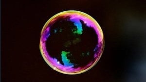 Il confine sottile tra euforia e rischio: i mercati tech possono davvero scoppiare?