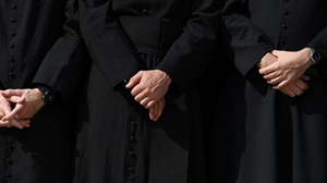 I preti si possono sposare? Cosa dice la legge sul celibato