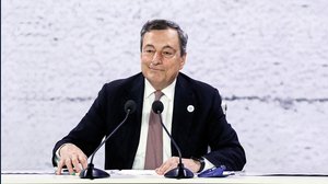 Draghi lancia l'alert contro il pericolo di un'Europa nelle mani dei sovranisti. E presenta il vero leader