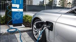 Cosa significa per gli automobilisti italiani l'inversione dell'UE sulle auto a benzina e diesel?