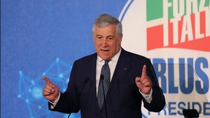 Quanto guadagna Antonio Tajani? Stipendio e biografia del ministro degli Esteri